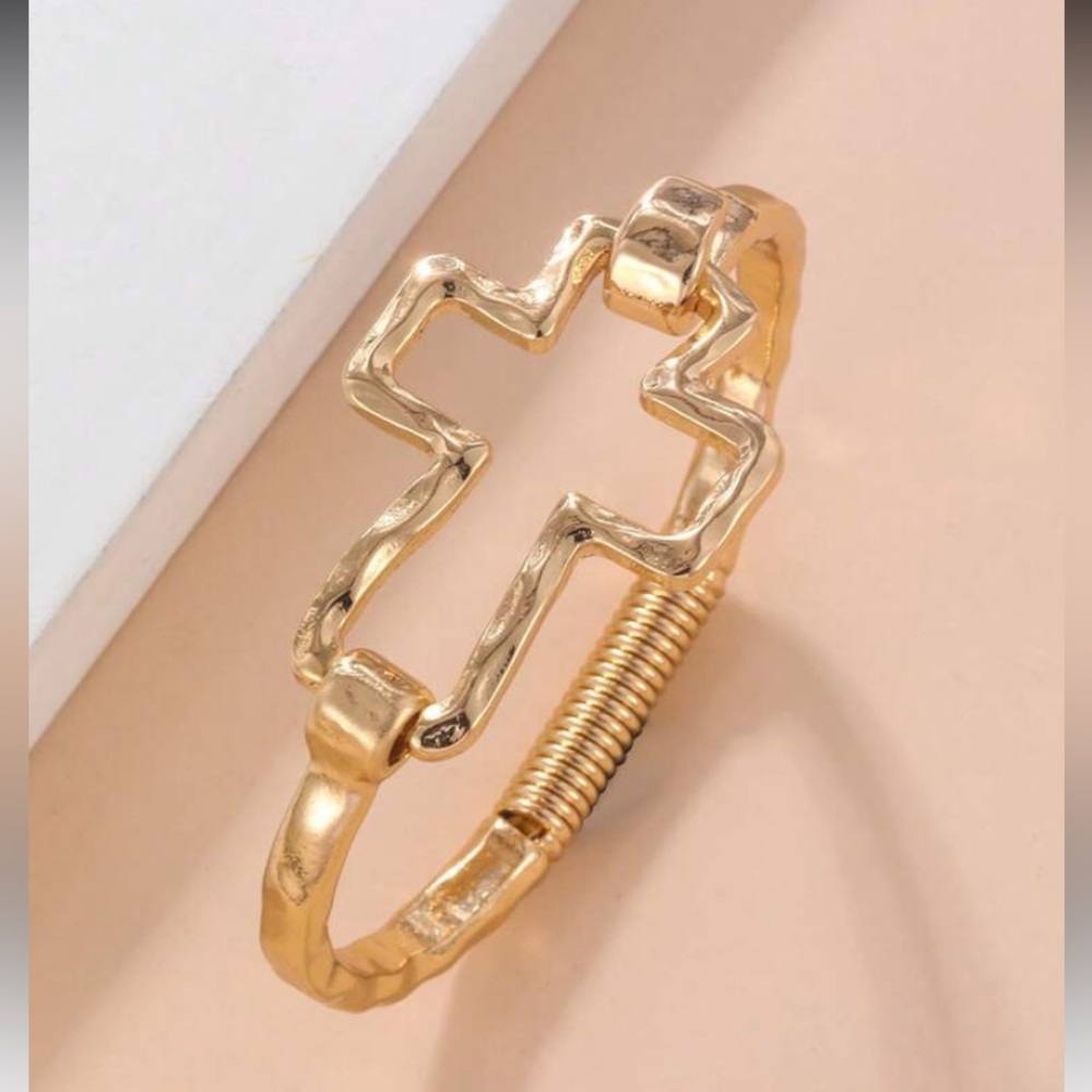 **BUY NOW** Gold Cross Bracelet NWT - Picture 2 of 3